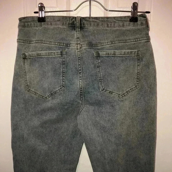 Venus jeans🤍🌸 - Picture 10 of 13